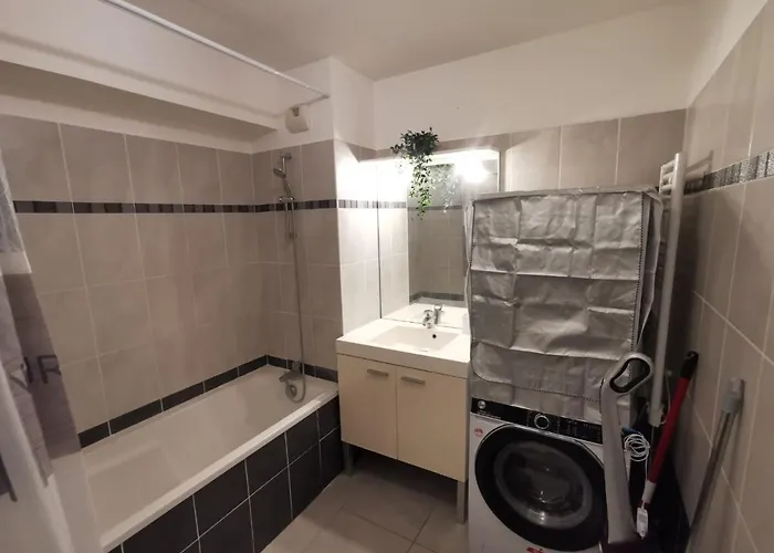Magnifique T3 Pour 8 Personnes A Montpellier, Wifi, Parking Μονπελιέ